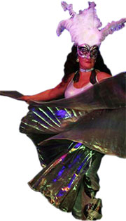 Dschanan mit Feder-Kopfschmuck und Isiswings